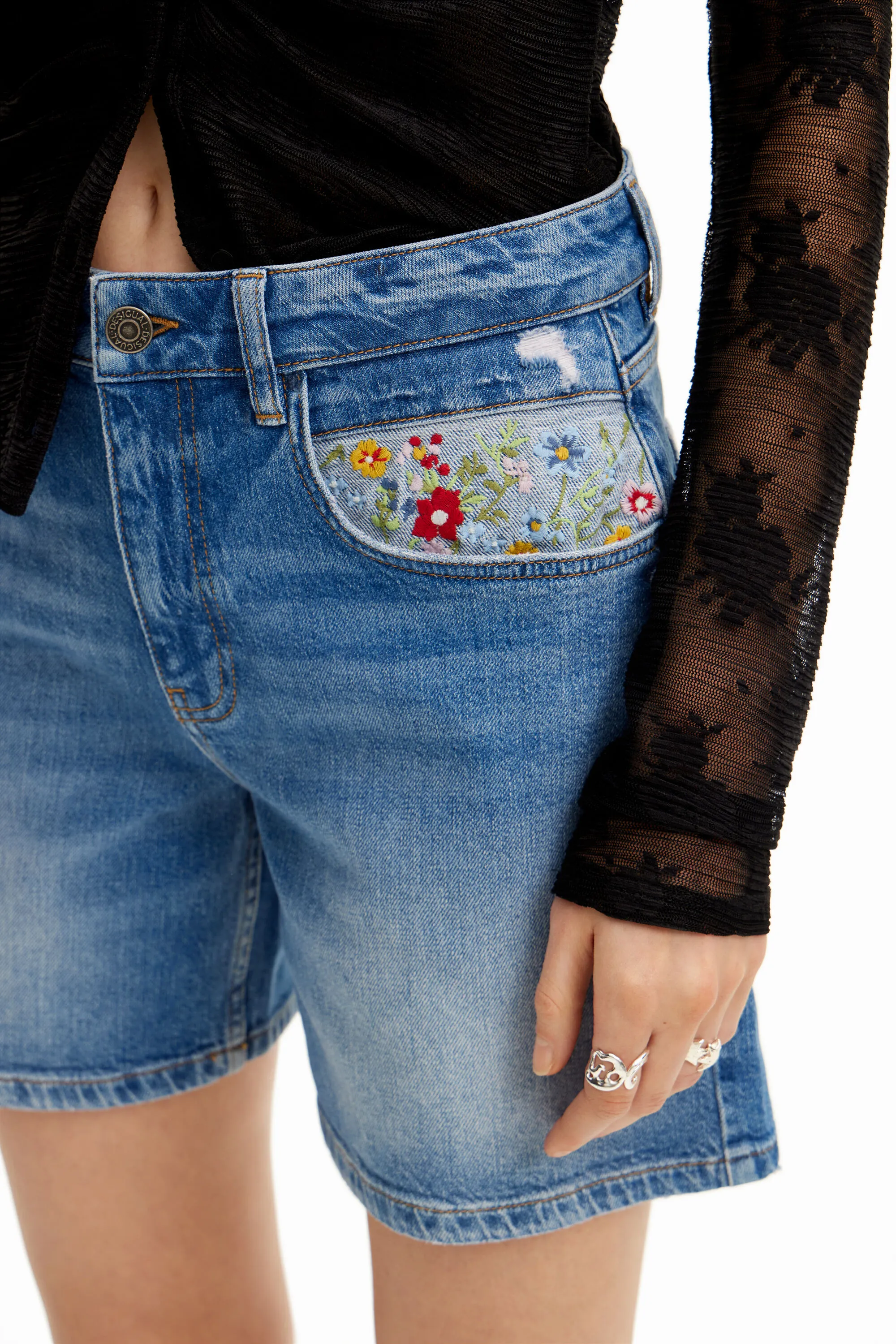 Short denim bordados